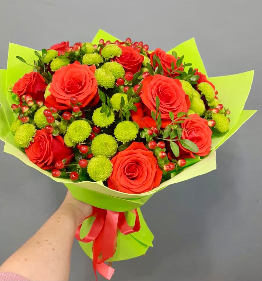 Букет цветов из: Хризантемы и Розы в Ленинском Ставропольского края