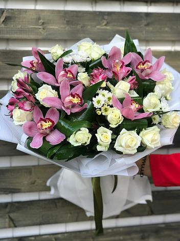 Букет цветов из: Розы и Хризантемы в Ленинском Ставропольского края
