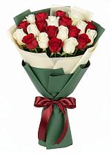 Букет Микс из красных и белых роз в Ленинском Ставропольского края