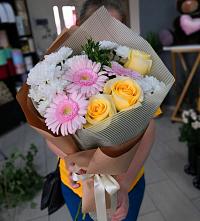 Букет цветов из:  Герберы, Розы и Хризантемы в Ленинском Ставропольского края