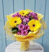 Букет цветов из:  Хризантемы и Герберы в Ленинском Ставропольского края