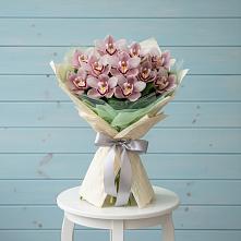 Букет цветов из:  Орхидеи и Розы в Ленинском Ставропольского края