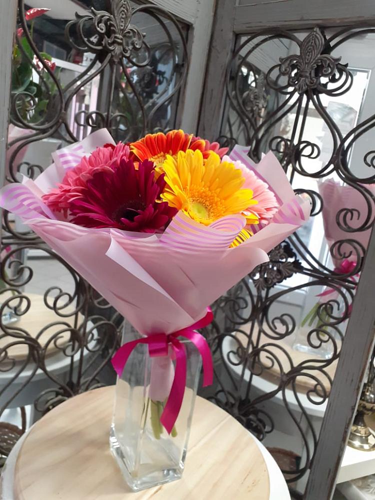 Букет цветов из: Герберы в Ленинском Ставропольского края