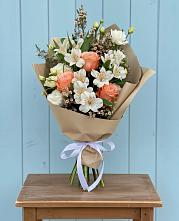 Букет цветов из:  Альстромерии, Лизиантусы, Розы и Хризантемы в Ленинском Ставропольского края