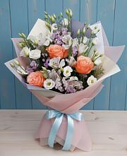 Букет цветов из:  Лизиантусы, Розы, Альстромерии и Гипсофила в Ленинском Ставропольского края