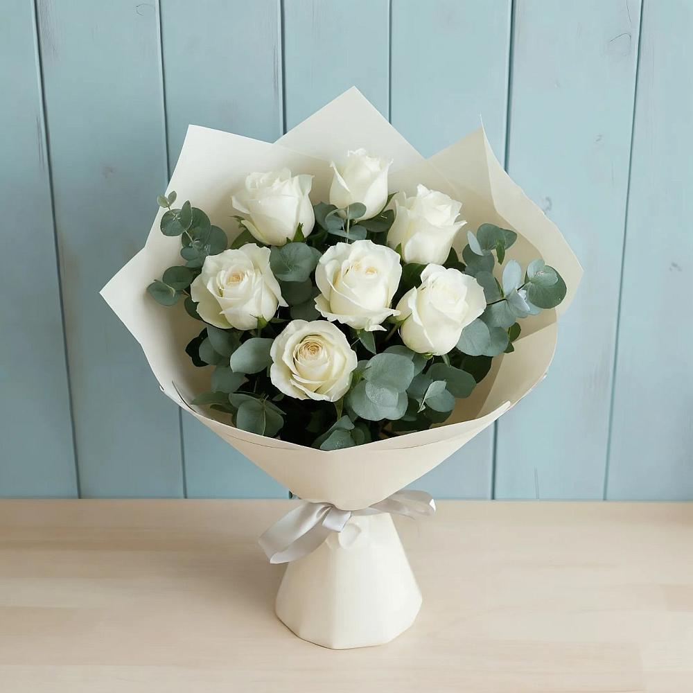 Букет Белые розы в Эвкалипте в Ленинском Ставропольского края