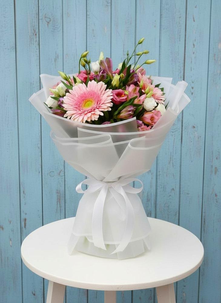 Букет цветов из: Герберы, Альстромерии и Лизиантусы в Ленинском Ставропольского края