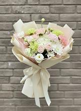 Букет цветов из:  Гвоздики, Розы, Лизиантусы и Хризантемы в Ленинском Ставропольского края