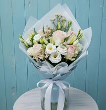 Букет цветов из:  Розы и Лизиантусы в Ленинском Ставропольского края