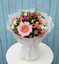 Букет цветов из:  Герберы, Альстромерии и Лизиантусы #REPLACE_PRED# Ленинском Ставропольского края