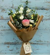 Букет цветов из:  Розы и Лизиантусы в Ленинском Ставропольского края