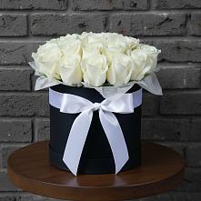 Цветочная композиция из Розы в шляпной коробке #REPLACE_PRED# Ленинском Ставропольского края